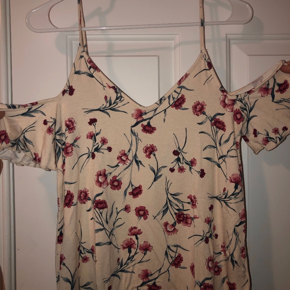 American Eagle floral off the shoulder top size:xs
